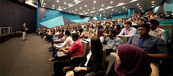 马来西亚亚太科技大学：创新教育实践